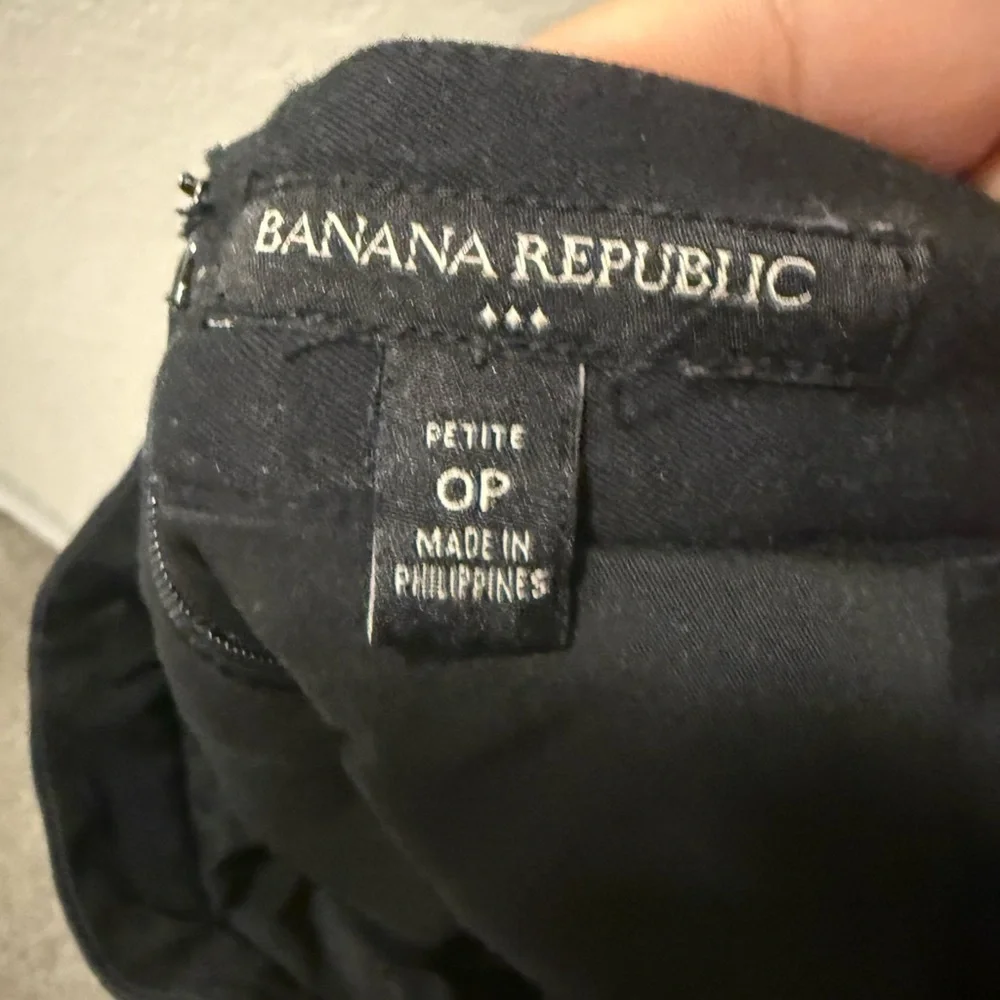 Banana Republic Black Skirt size 0P